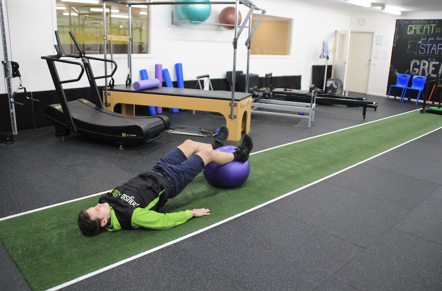 hamstring-fitball-curlls-running-rehab-exercise